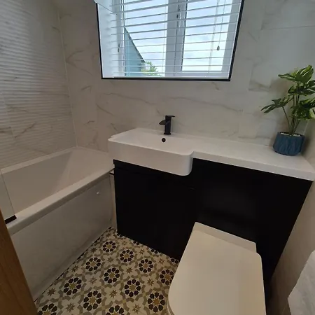 Tranquil Waters - Relaxing Space With Views Bowness-on-Windermere