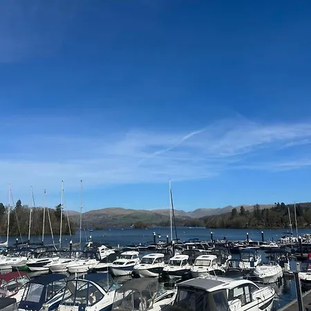 Tranquil Waters - Relaxing Space With Views Apartmán